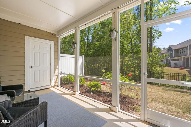 121 Faxton Way, Holly Springs, NC 27540