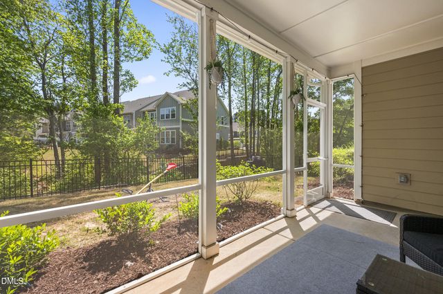 121 Faxton Way, Holly Springs, NC 27540