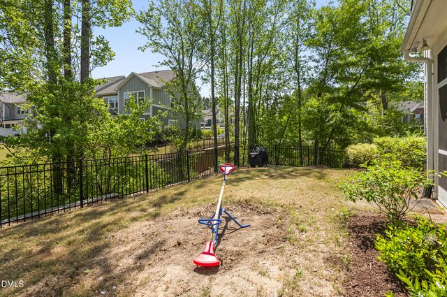 121 Faxton Way, Holly Springs, NC 27540