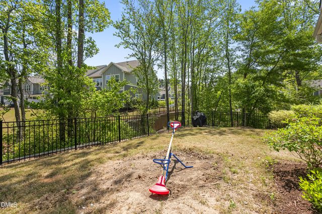 121 Faxton Way, Holly Springs, NC 27540