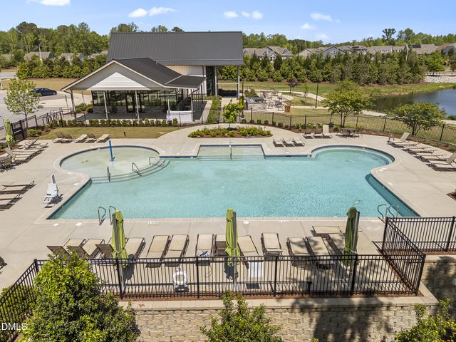 121 Faxton Way, Holly Springs, NC 27540