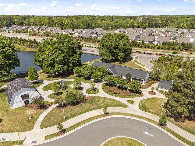 121 Faxton Way, Holly Springs, NC 27540