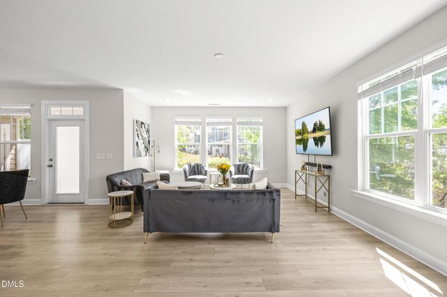 121 Faxton Way, Holly Springs, NC 27540