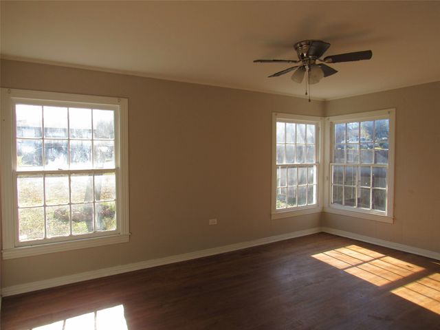 3807 Beverly Drive, Beverly Hills, TX 76711