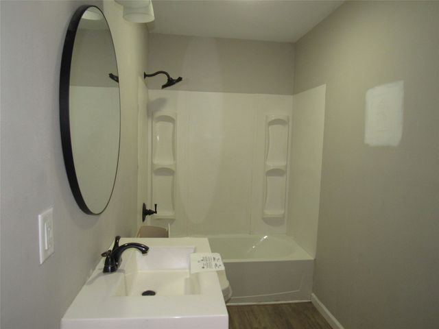 3807 Beverly Drive, Beverly Hills, TX 76711