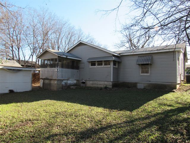 3807 Beverly Drive, Beverly Hills, TX 76711