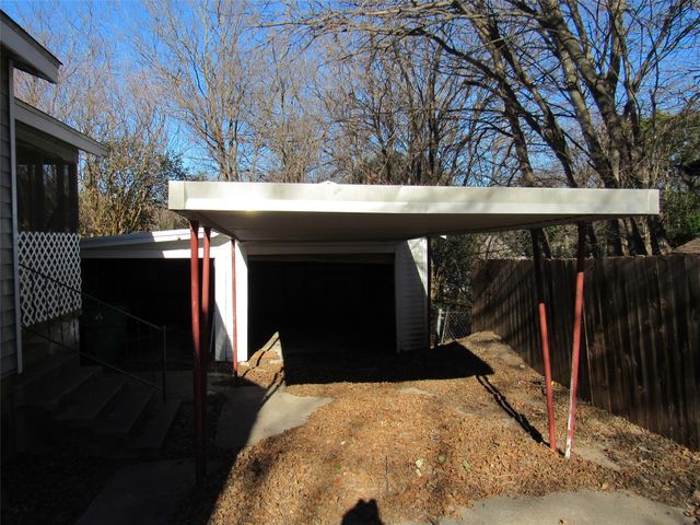 3807 Beverly Drive, Beverly Hills, TX 76711