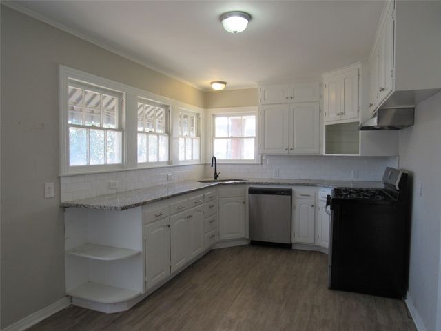 3807 Beverly Drive, Beverly Hills, TX 76711