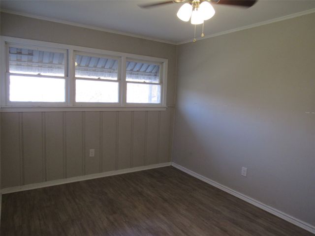 3807 Beverly Drive, Beverly Hills, TX 76711