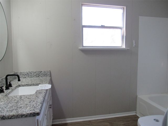 3807 Beverly Drive, Beverly Hills, TX 76711