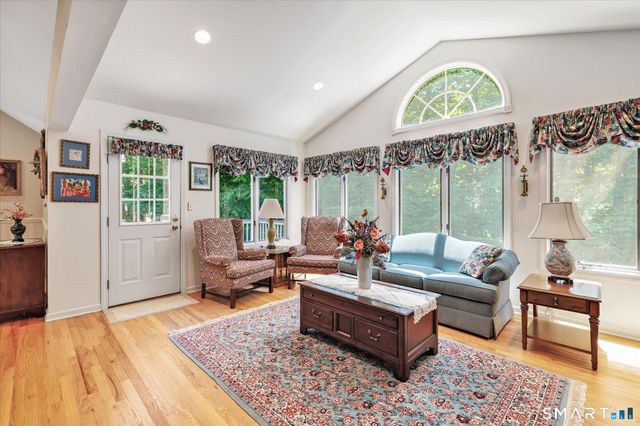 435 Navajo Loop 435, Shelton, CT 06484