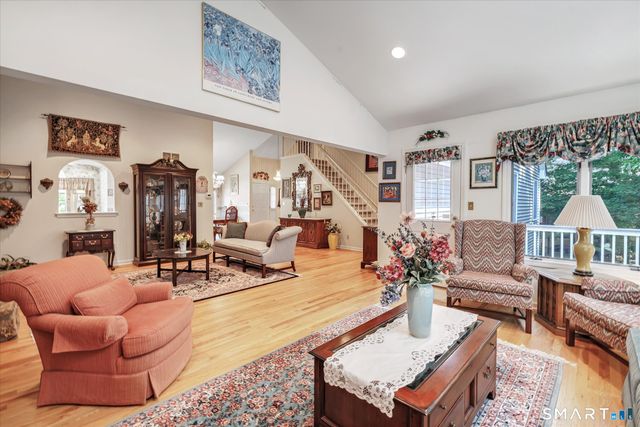 435 Navajo Loop 435, Shelton, CT 06484