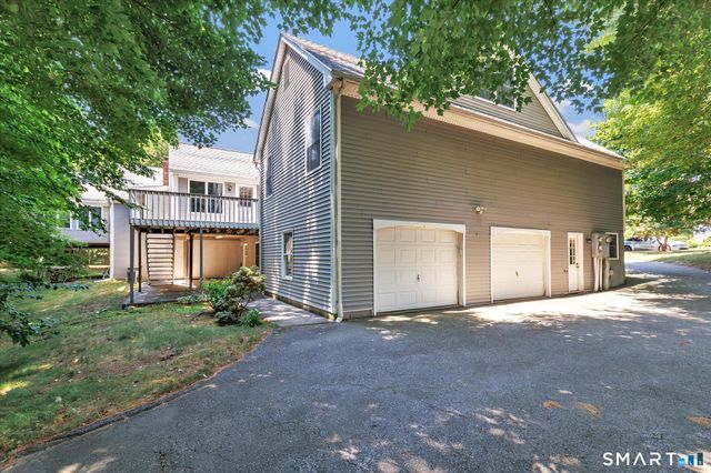 435 Navajo Loop 435, Shelton, CT 06484
