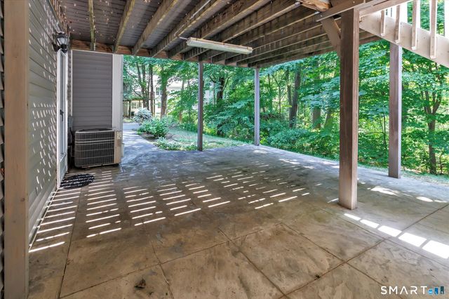 435 Navajo Loop 435, Shelton, CT 06484
