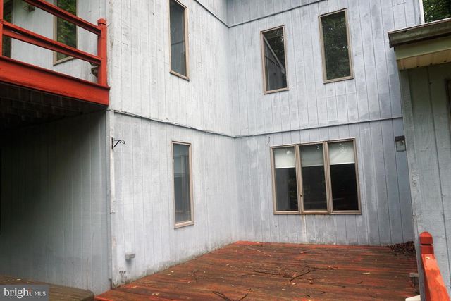30 FITZHUGH LN, Falling Waters, WV 25419