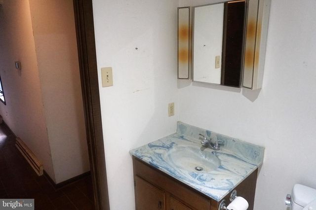 30 FITZHUGH LN, Falling Waters, WV 25419