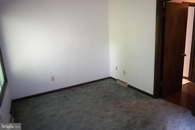 30 FITZHUGH LN, Falling Waters, WV 25419