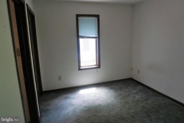 30 FITZHUGH LN, Falling Waters, WV 25419