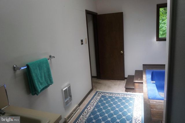 30 FITZHUGH LN, Falling Waters, WV 25419