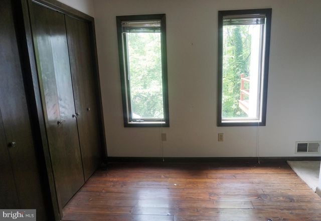 30 FITZHUGH LN, Falling Waters, WV 25419
