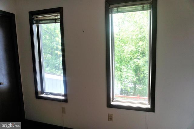 30 FITZHUGH LN, Falling Waters, WV 25419