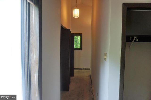 30 FITZHUGH LN, Falling Waters, WV 25419