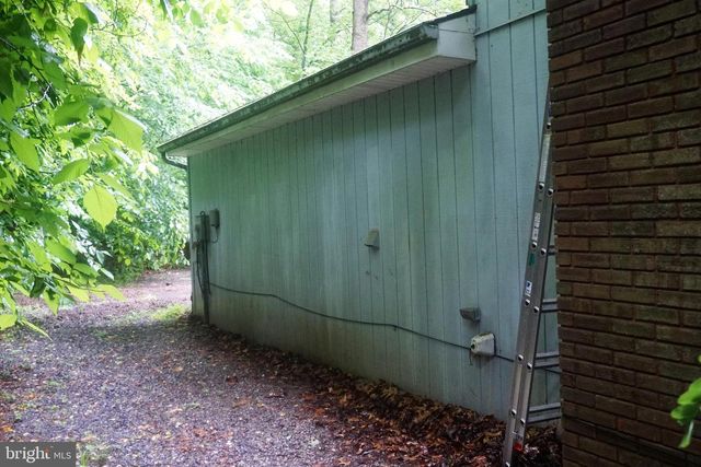 30 FITZHUGH LN, Falling Waters, WV 25419