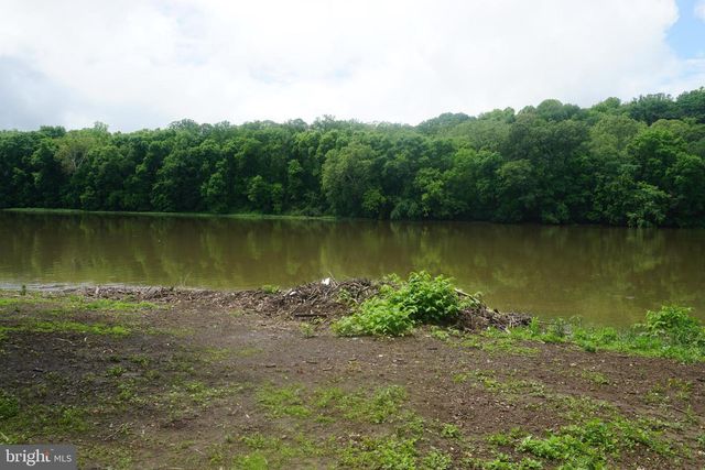 30 FITZHUGH LN, Falling Waters, WV 25419