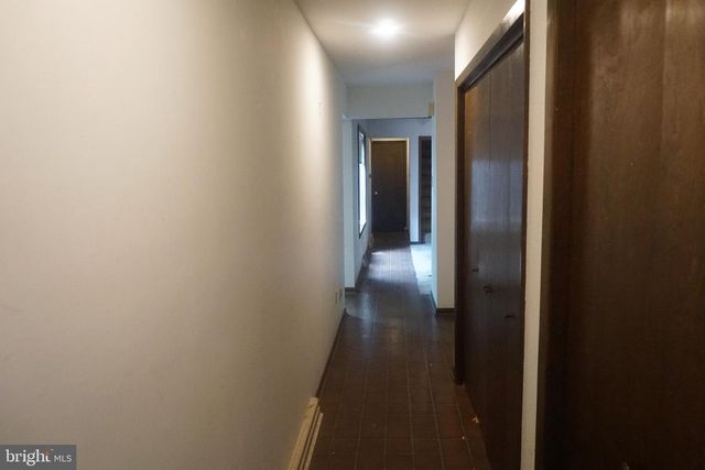 30 FITZHUGH LN, Falling Waters, WV 25419