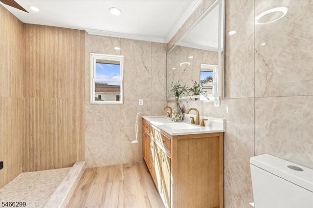 775 Chase Ave, Lyndhurst Twp., NJ 07071