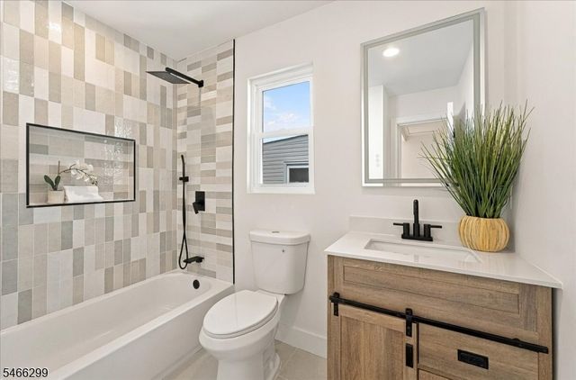 775 Chase Ave, Lyndhurst Twp., NJ 07071