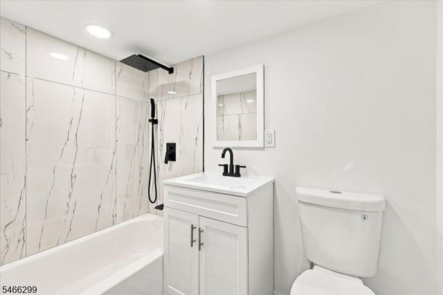 775 Chase Ave, Lyndhurst Twp., NJ 07071