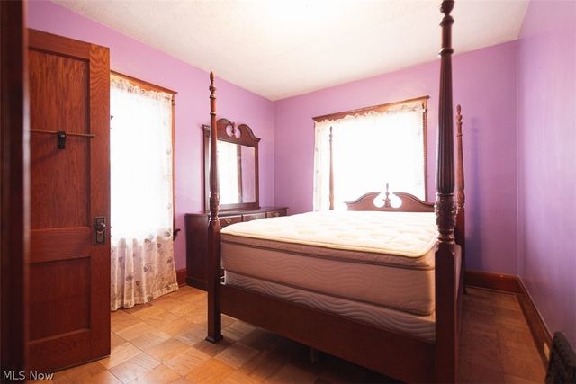 33 N Hartford Avenue, Youngstown, OH 44509