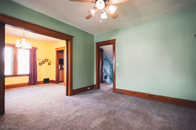 33 N Hartford Avenue, Youngstown, OH 44509