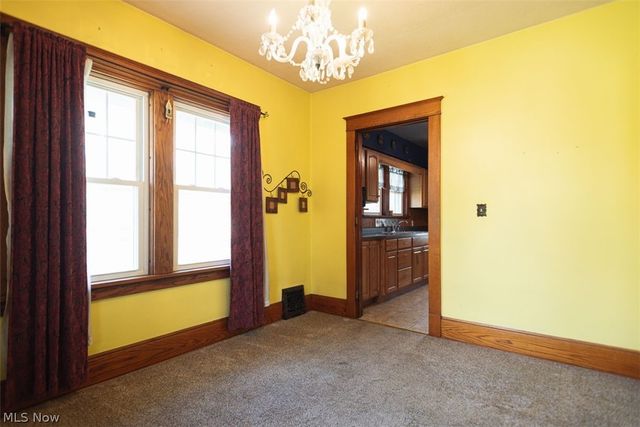 33 N Hartford Avenue, Youngstown, OH 44509