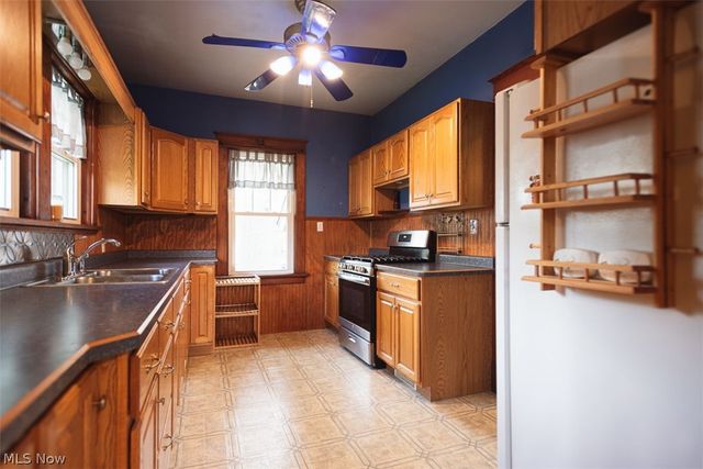 33 N Hartford Avenue, Youngstown, OH 44509