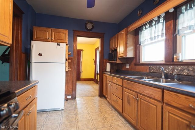 33 N Hartford Avenue, Youngstown, OH 44509