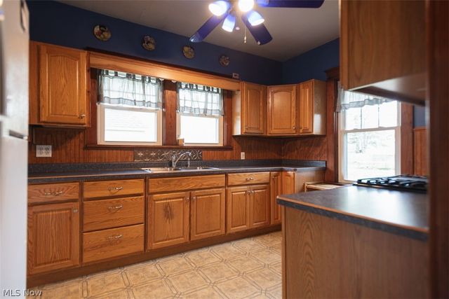 33 N Hartford Avenue, Youngstown, OH 44509
