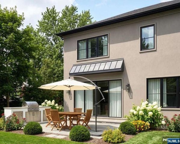 12 Colonial Road, Tenafly, NJ 07670