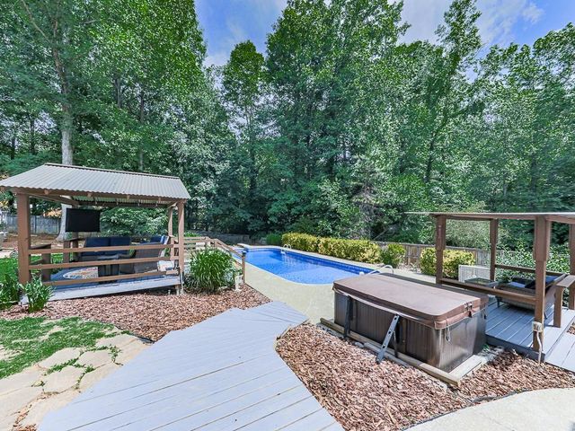 445 Highlander Way, Acworth, GA 30101