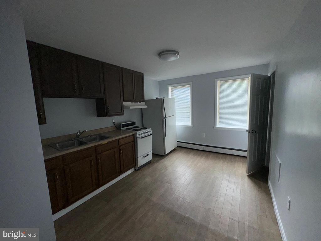 Image 11 of property listing at 12 1/2 S WAVERLY TER, Cumberland, MD 21502