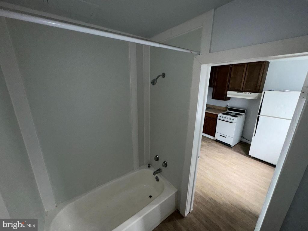 Image 12 of property listing at 12 1/2 S WAVERLY TER, Cumberland, MD 21502