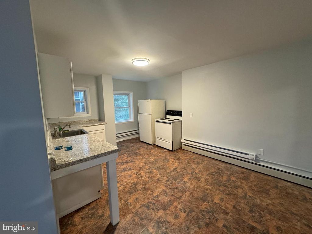 Image 13 of property listing at 12 1/2 S WAVERLY TER, Cumberland, MD 21502