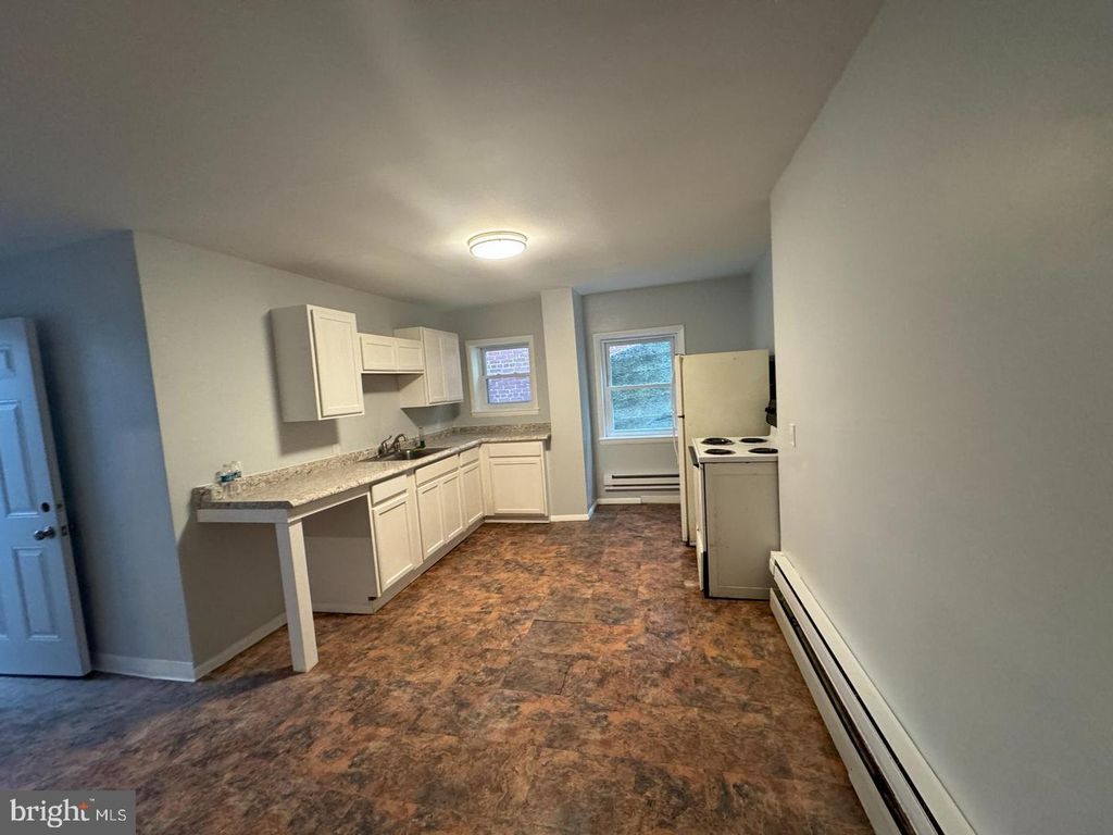 Image 14 of property listing at 12 1/2 S WAVERLY TER, Cumberland, MD 21502