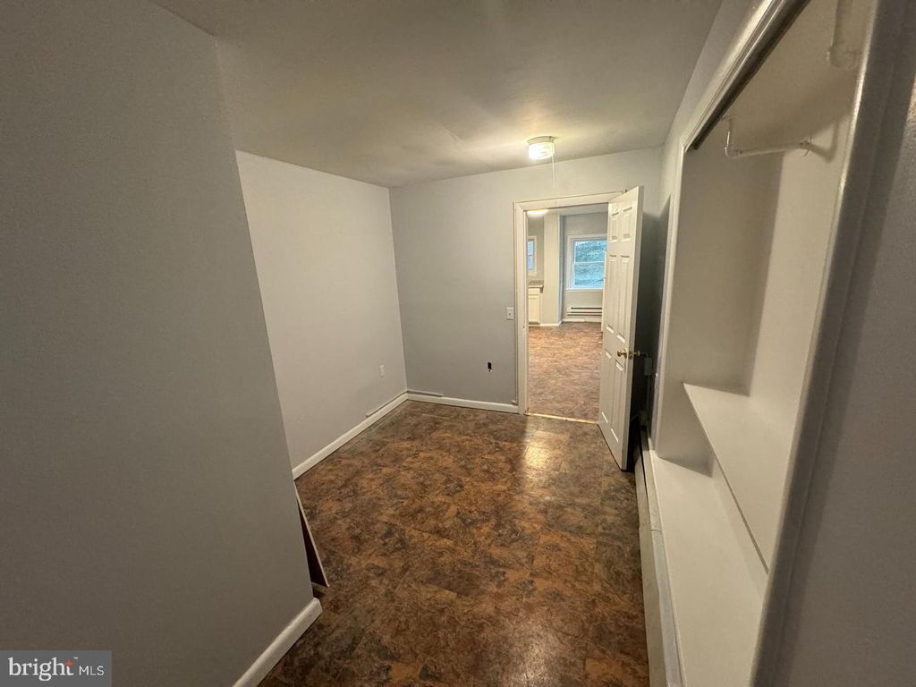 Image 17 of property listing at 12 1/2 S WAVERLY TER, Cumberland, MD 21502