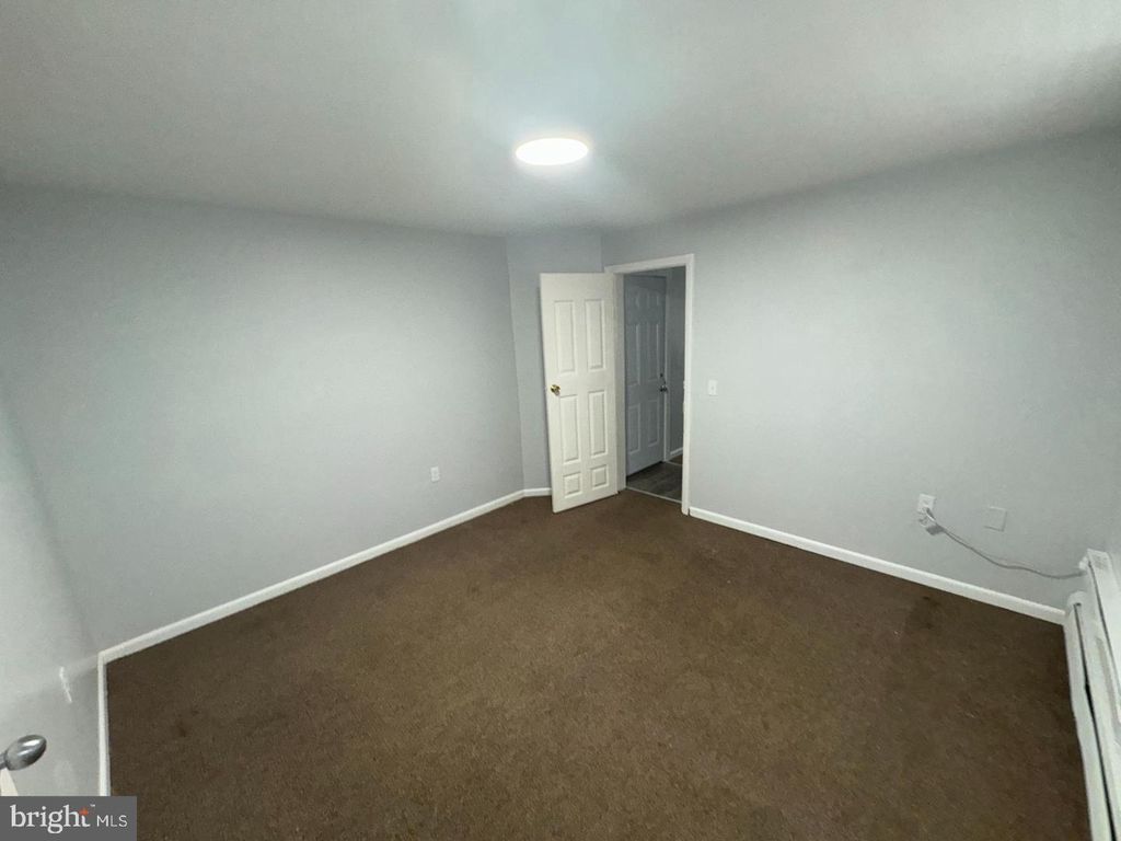 Image 18 of property listing at 12 1/2 S WAVERLY TER, Cumberland, MD 21502