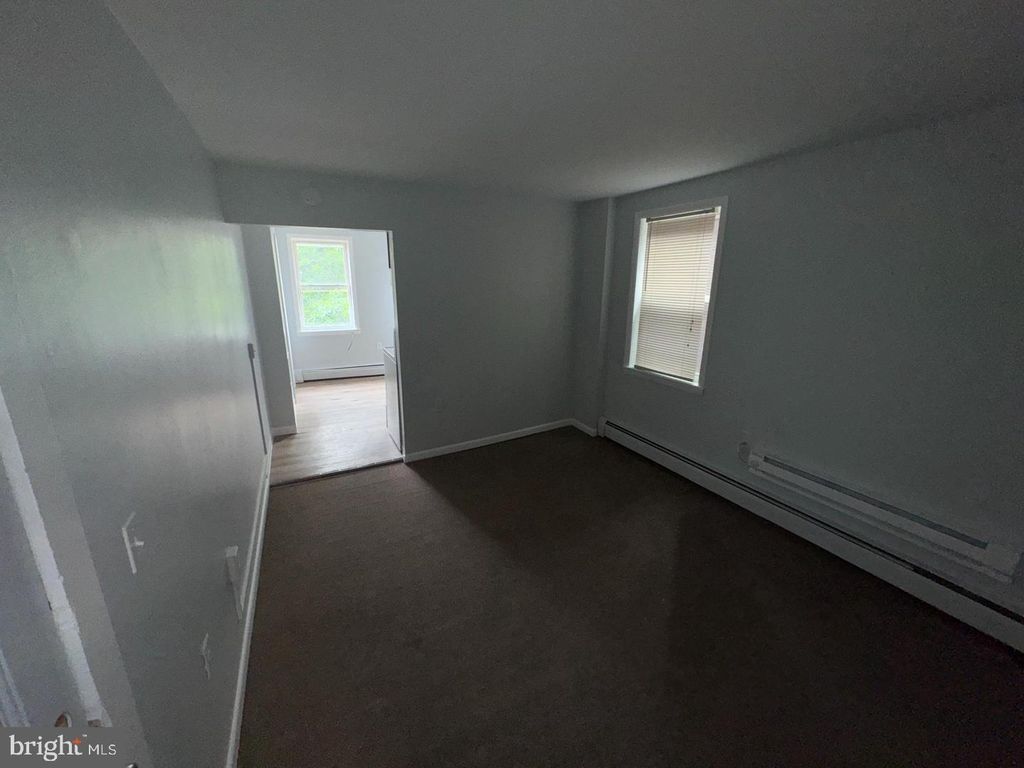 Image 4 of property listing at 12 1/2 S WAVERLY TER, Cumberland, MD 21502
