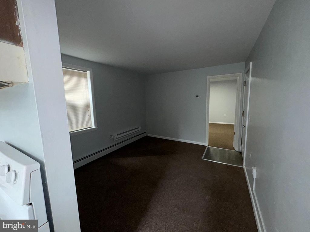 Image 6 of property listing at 12 1/2 S WAVERLY TER, Cumberland, MD 21502