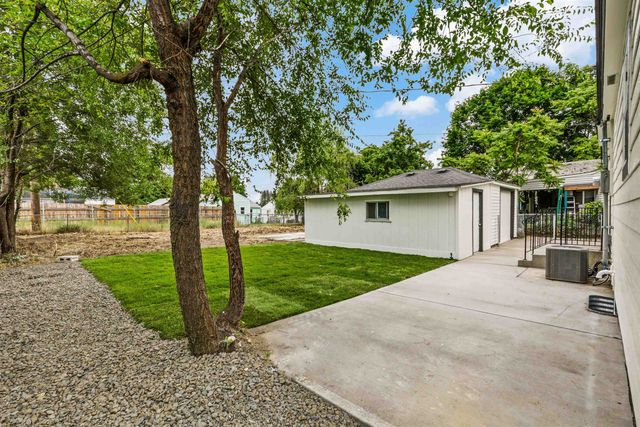 6108 N A St, Spokane, WA 99205