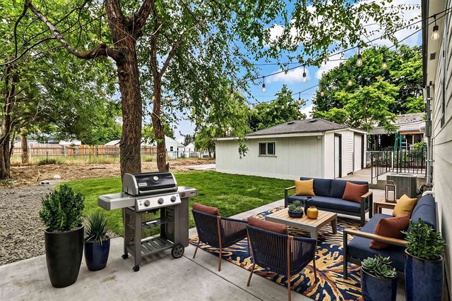 6108 N A St, Spokane, WA 99205